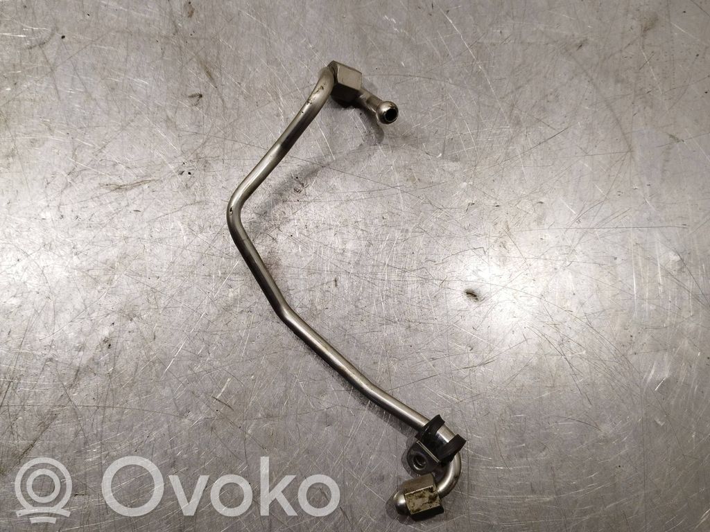 Audi A4 S4 B8 8K Przewód paliwa 