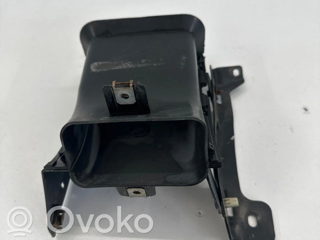BMW 5 E60 E61 Air intake duct part 