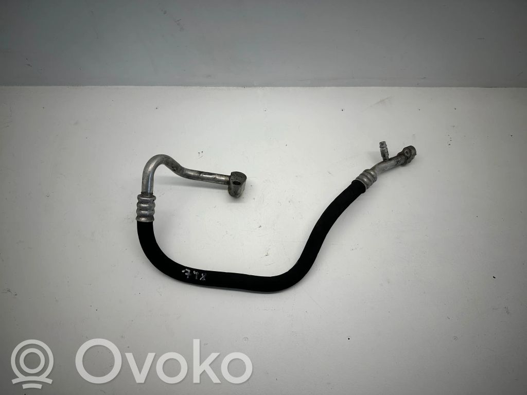 BMW 3 F30 F35 F31 Ilmastointilaitteen putki (A/C) 
