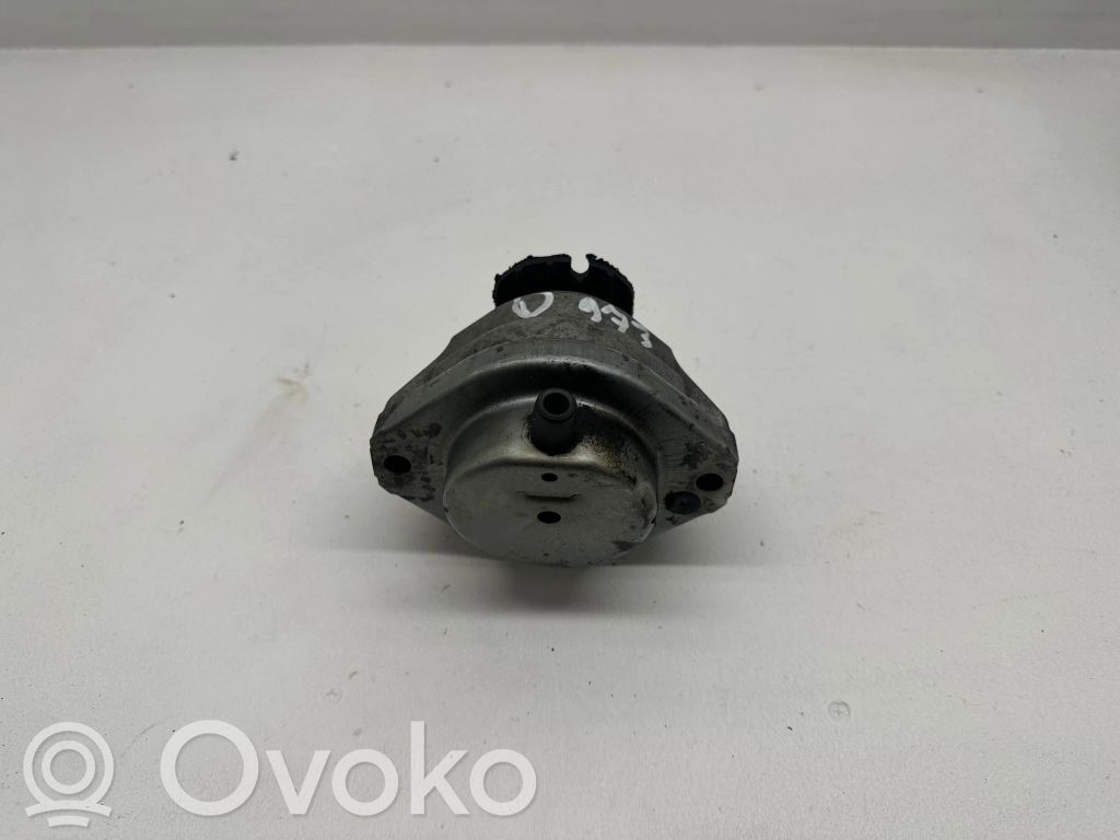BMW 5 E60 E61 Dzinēja spilvens 