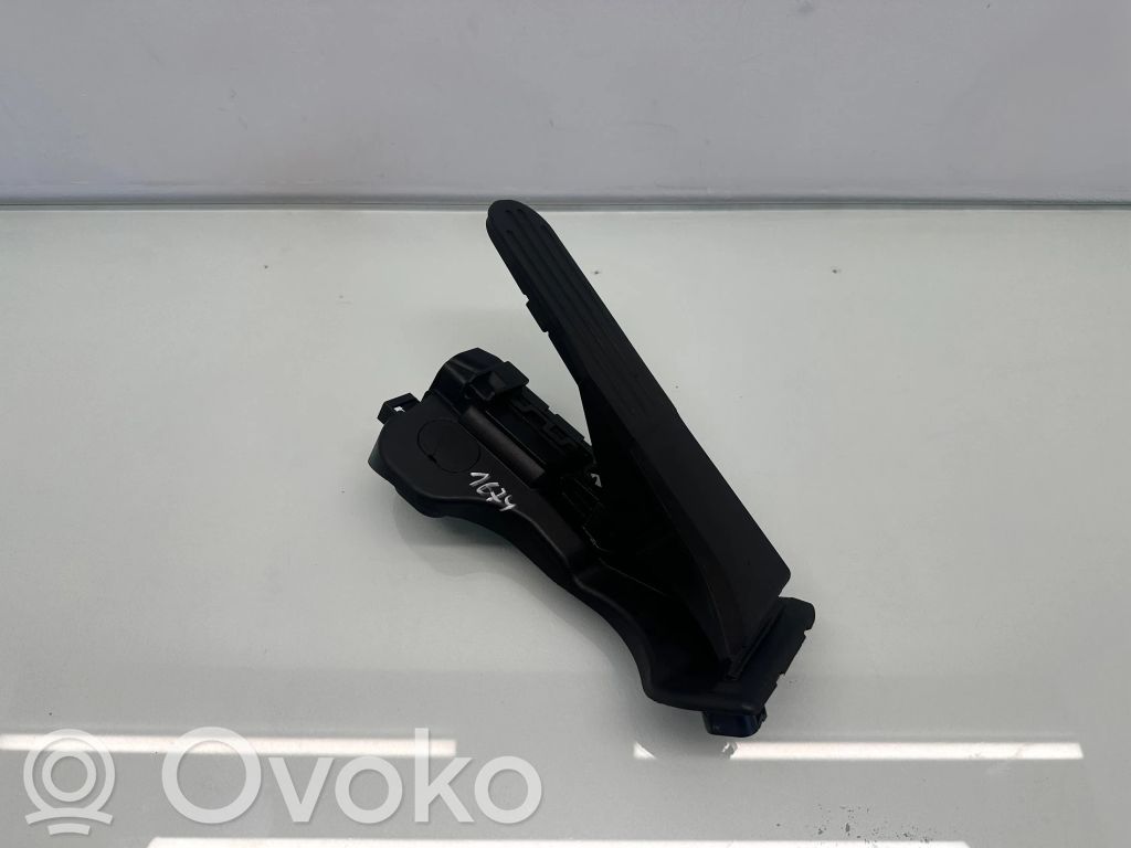 Volkswagen Golf VI Pedał gazu / przyspieszenia 
