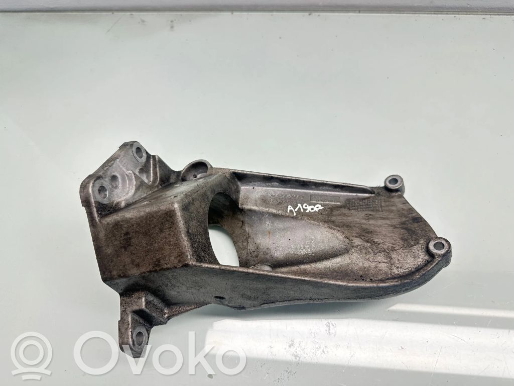 Volvo XC60 Gearbox mounting bracket 