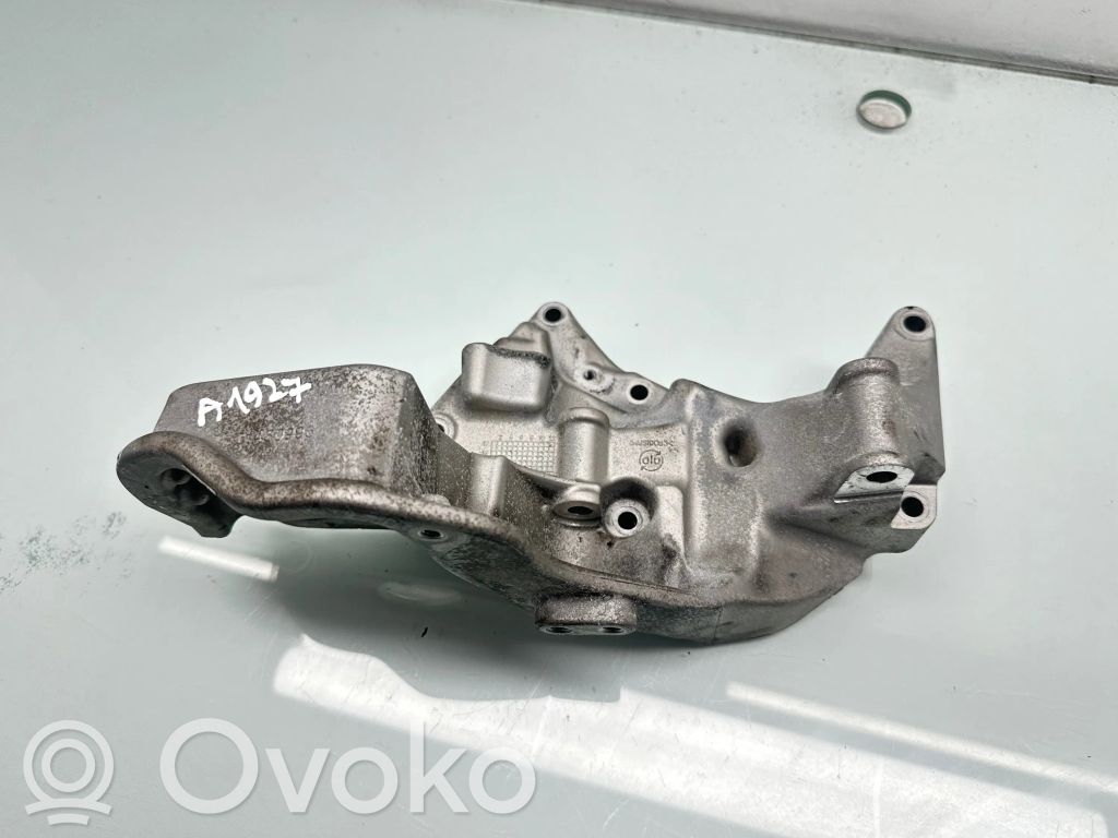 Volvo XC60 Generator/alternator bracket 