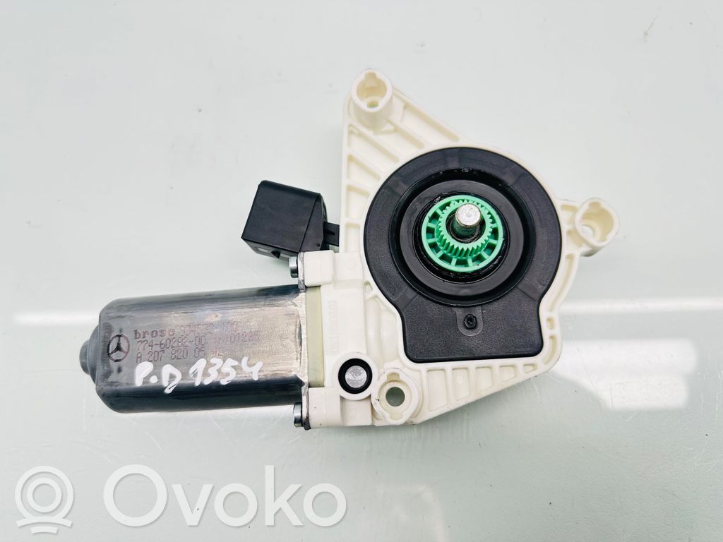 Mercedes-Benz CLS C218 X218 Silnik regulatora szyby drzwi przednich 
