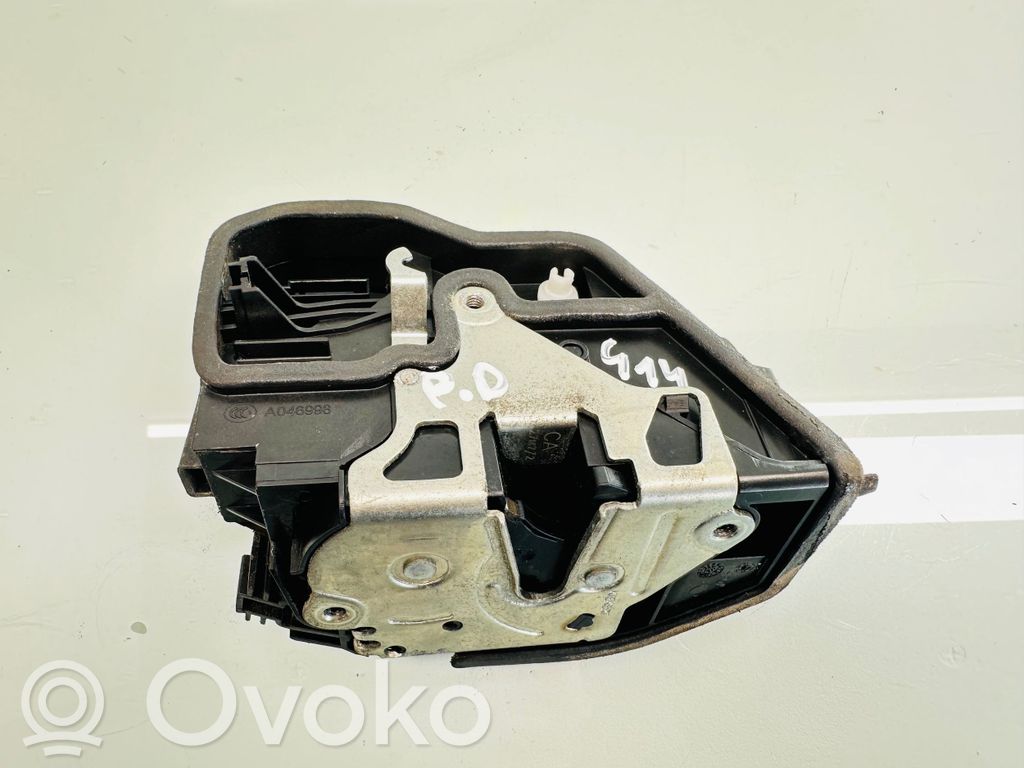 BMW 5 E60 E61 Priekinė durų spyna 