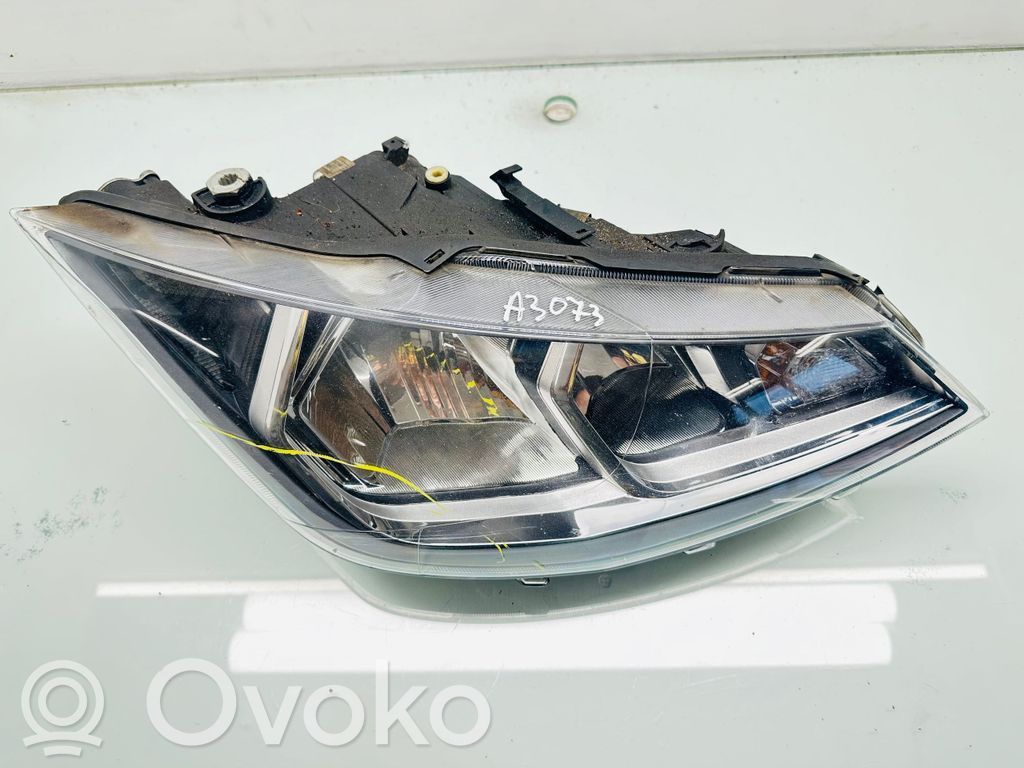 Seat Ibiza V (KJ) Lampa przednia 