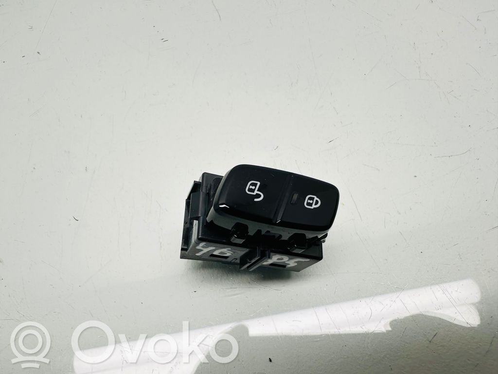 Volvo V90 Cross Country Central locking switch button 