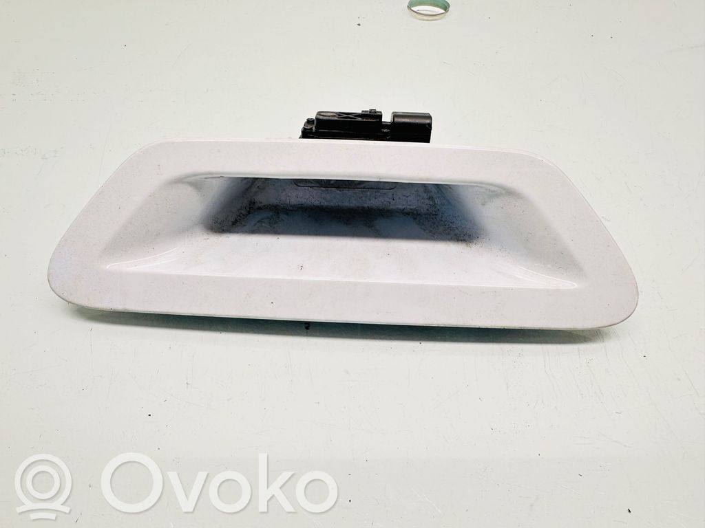 Ford Kuga III Tailgate opening switch 