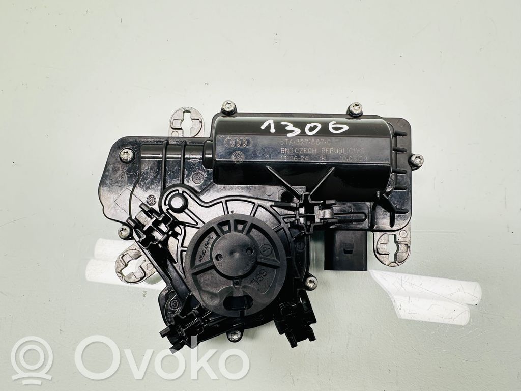 Aizmugurējā pārsega pievilcējs   5TA827887C,BN3CZECH