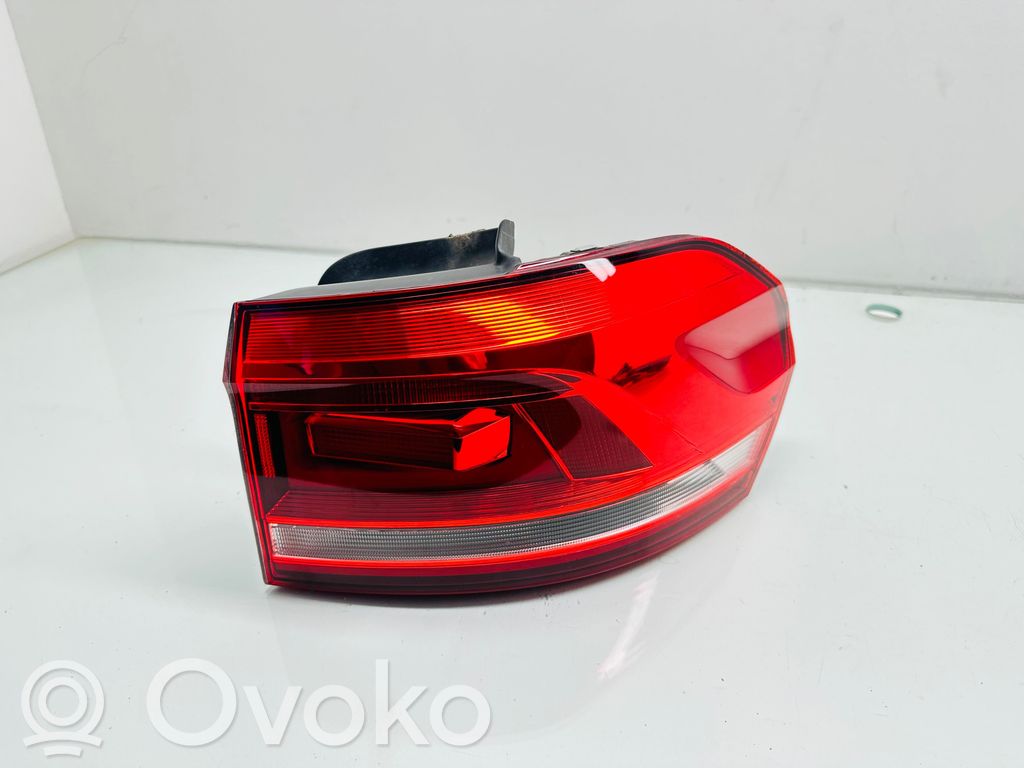 Volkswagen Touran III Lampa tylna 