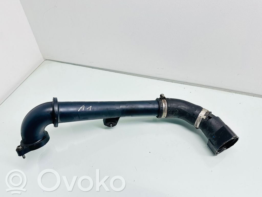 Volkswagen Touran III Intercooler hose/pipe 