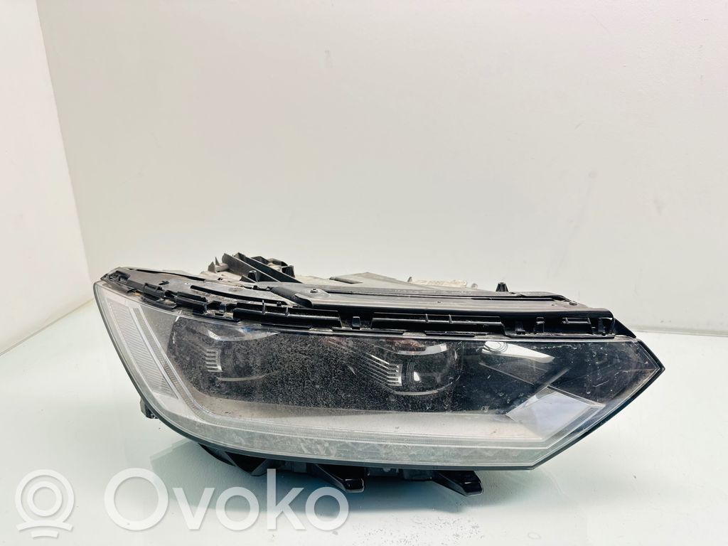 Volkswagen PASSAT B8 Lampa przednia 