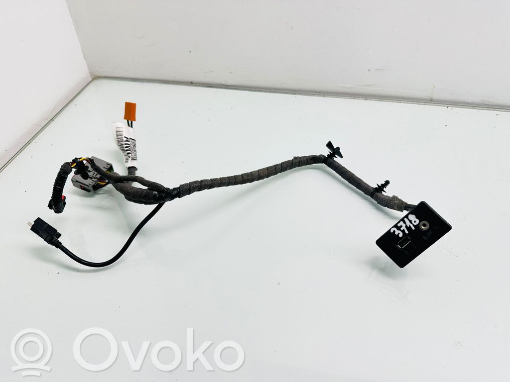 Ford Transit -  Tourneo Connect AUX in-socket connector 