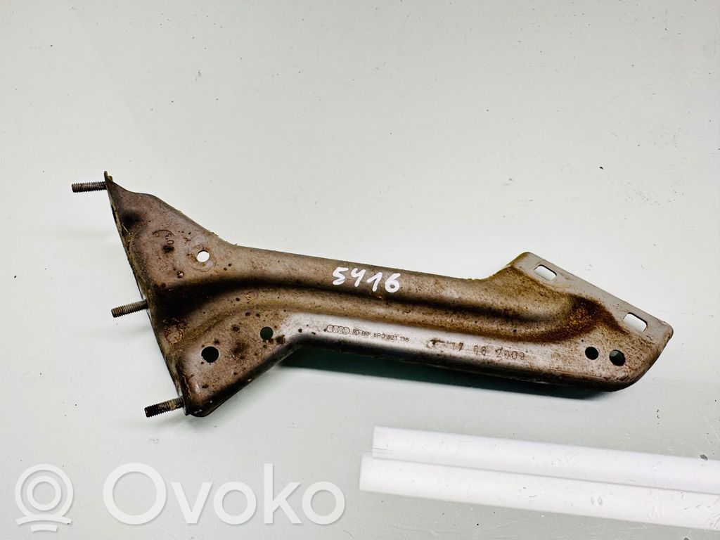 Uchwyt / Mocowanie błotnika przedniego   8R0821136