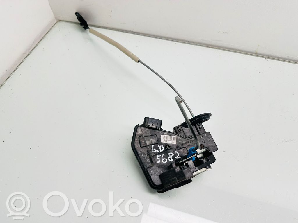 KIA Optima Aizmugurē slēdzene 