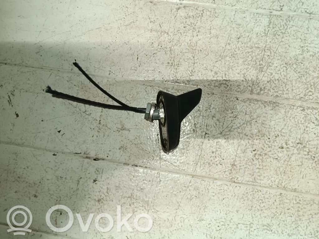 Audi A5 8T 8F GPS-pystyantenni 
