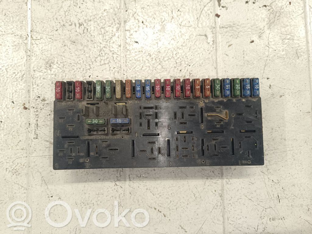 Drošinātāju bloks   443941822B