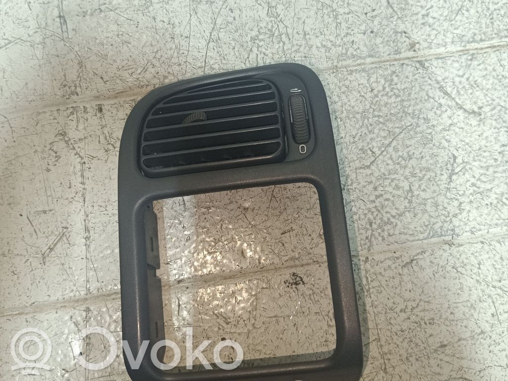 Volvo S40, V40 Moldura protectora de la rejilla de ventilación lateral del panel 