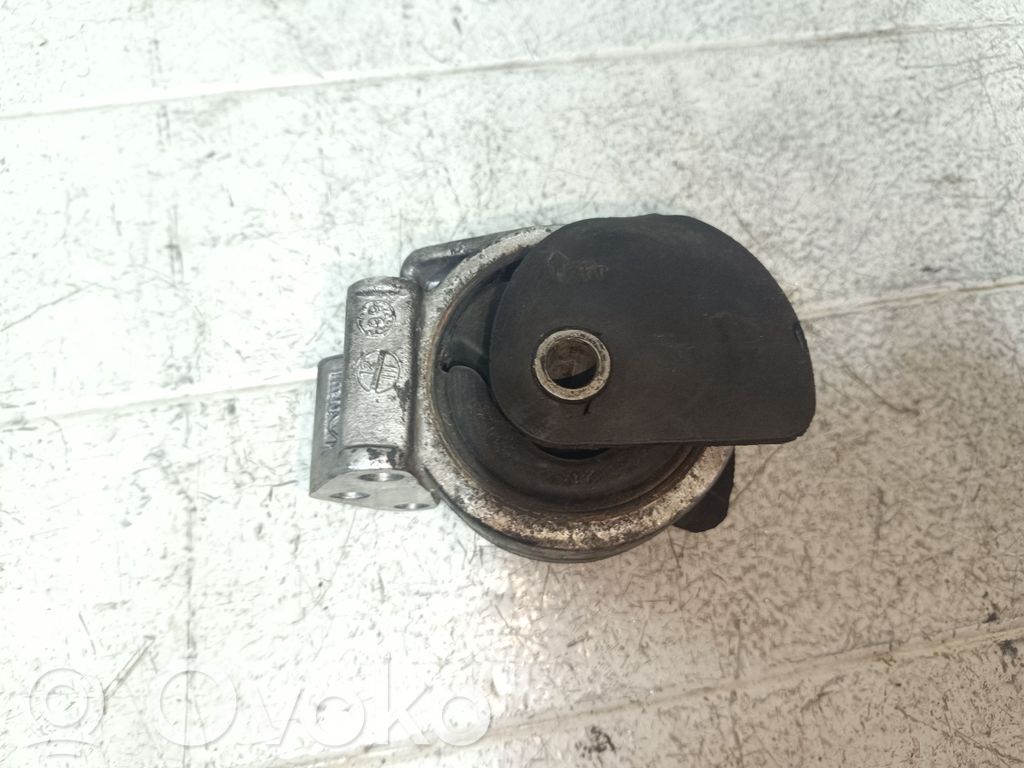 Engine mount bracket   3318040