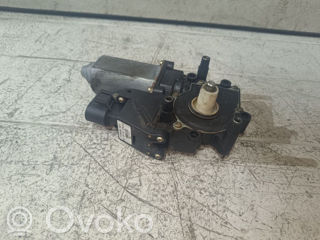 Audi A4 S4 B5 8D Silnik regulatora szyby drzwi przednich 