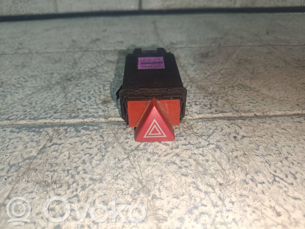 Botón interruptor de luz de peligro   4B0941509D