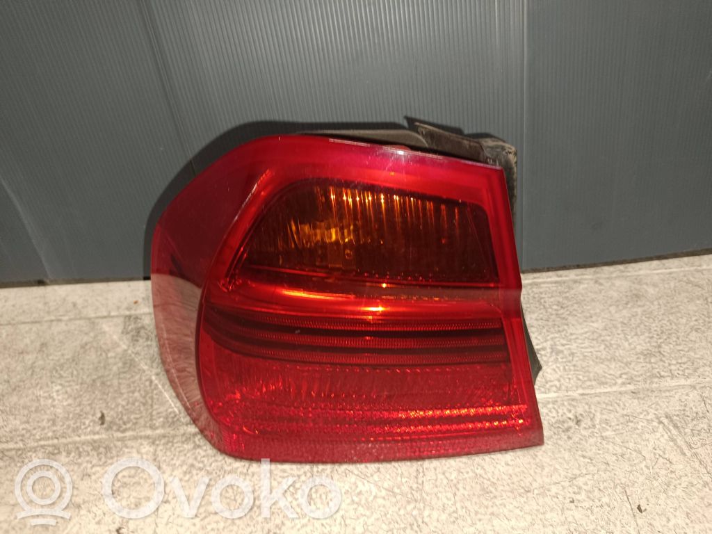 Rear/tail lights   6937457