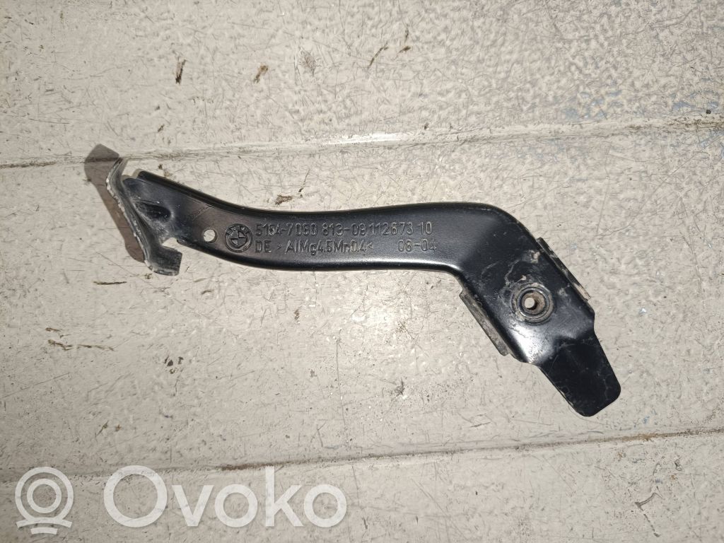 BMW 5 E60 E61 Fender mounting bracket 