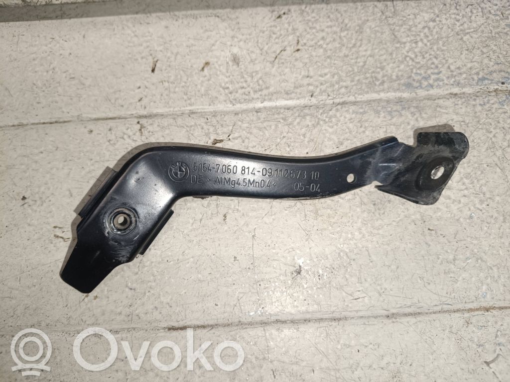 BMW 5 E60 E61 Fender mounting bracket 