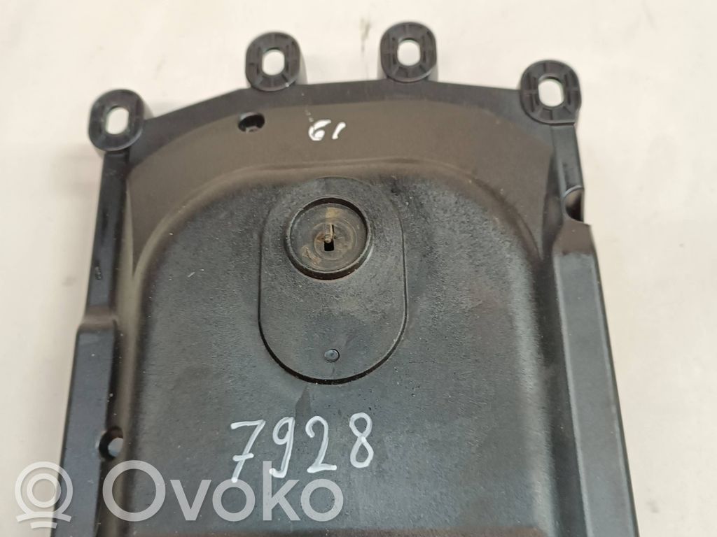 BMW 5 E60 E61 Žemo dažnio garsiakalbis 