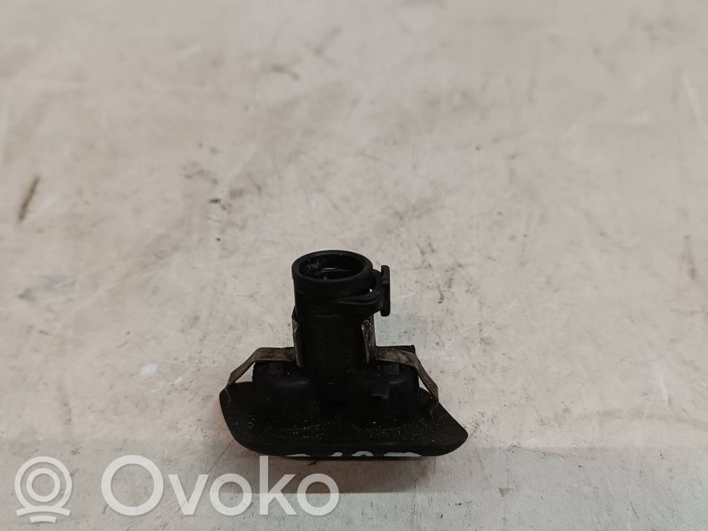 BMW 5 E39 Headlight washer spray nozzle 