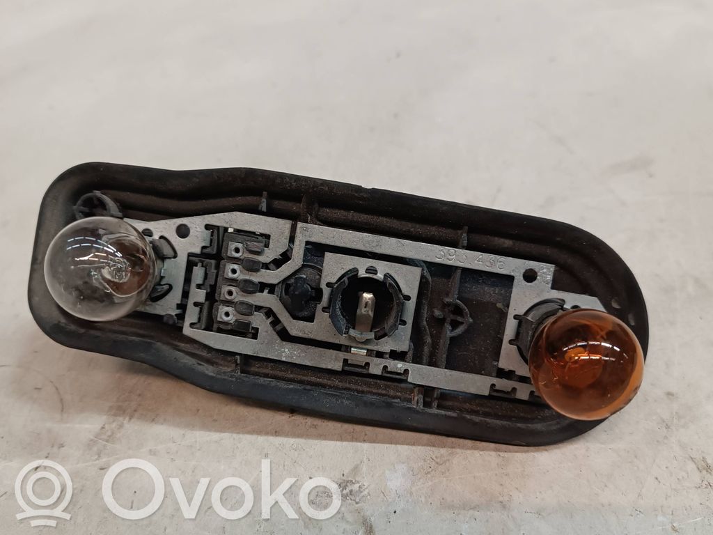 BMW 5 E39 Cubierta del soporte de la lámpara de la luz trasera 