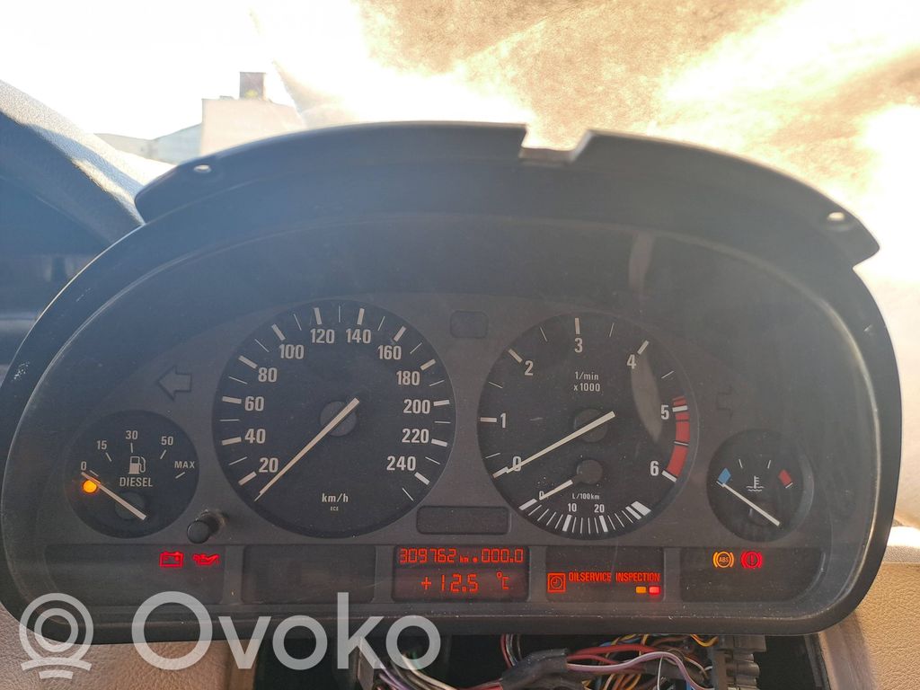 Speedometer (instrument cluster)   62118375898