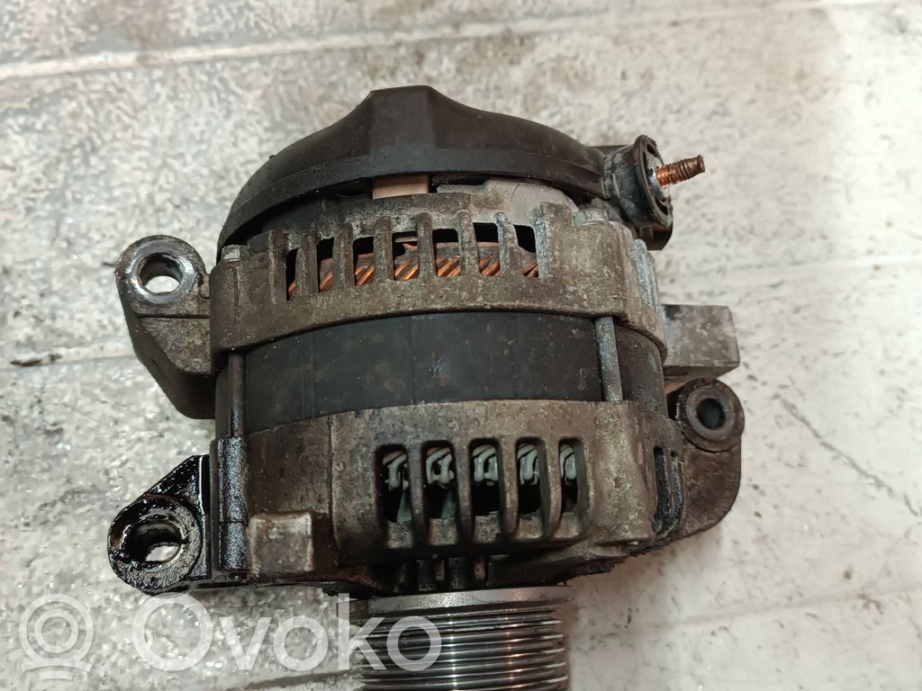 Toyota Avensis T250 Alternador 