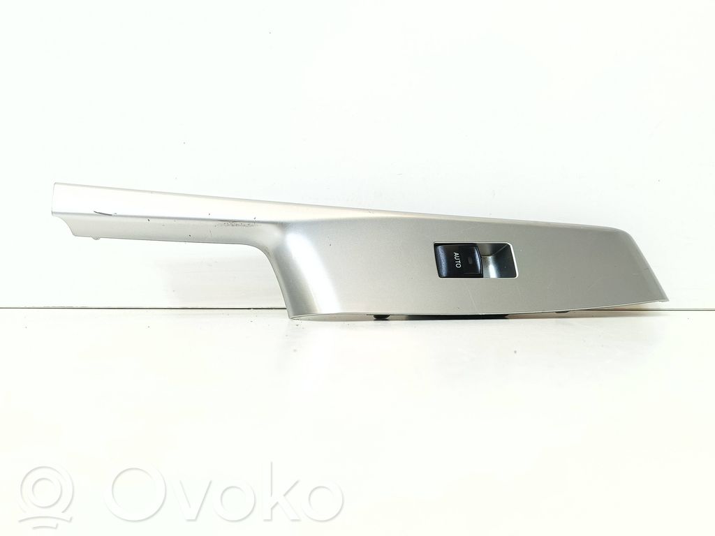Toyota Prius+ (ZVW40) Przyciski szyb 