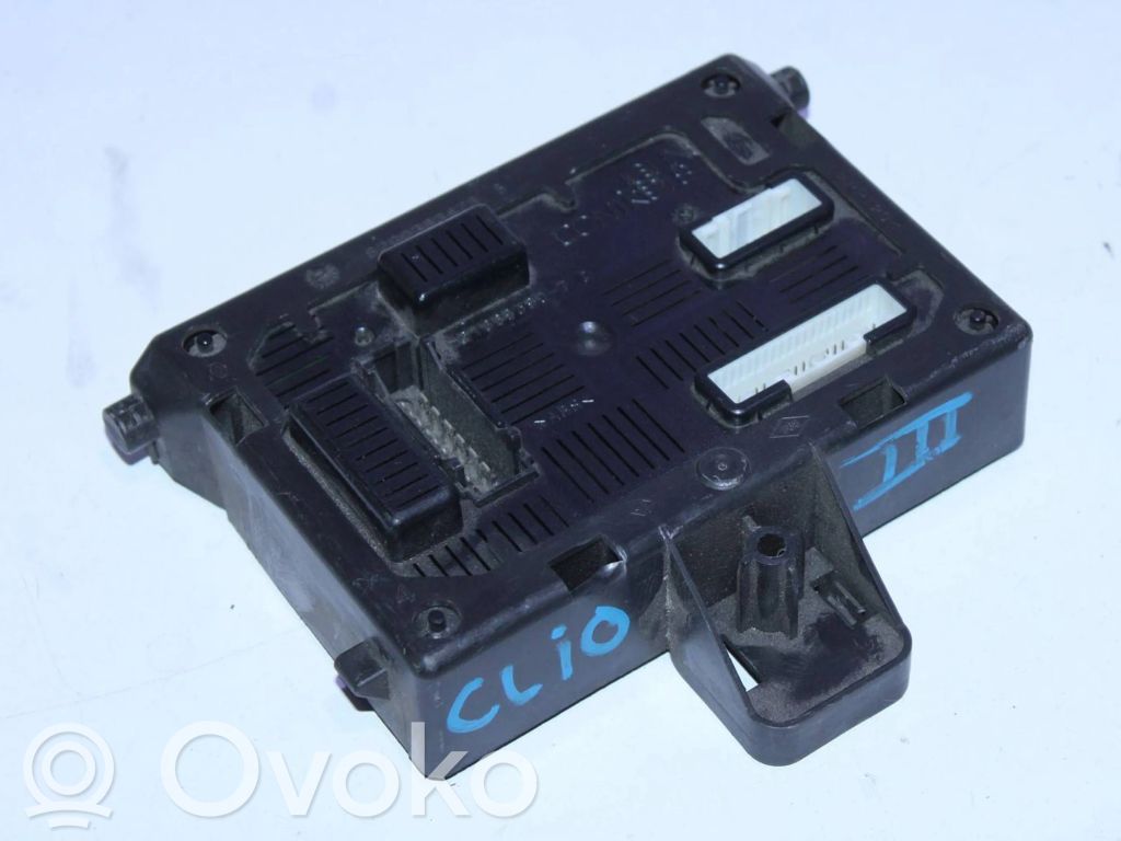 Renault Clio III Comfort/convenience module 