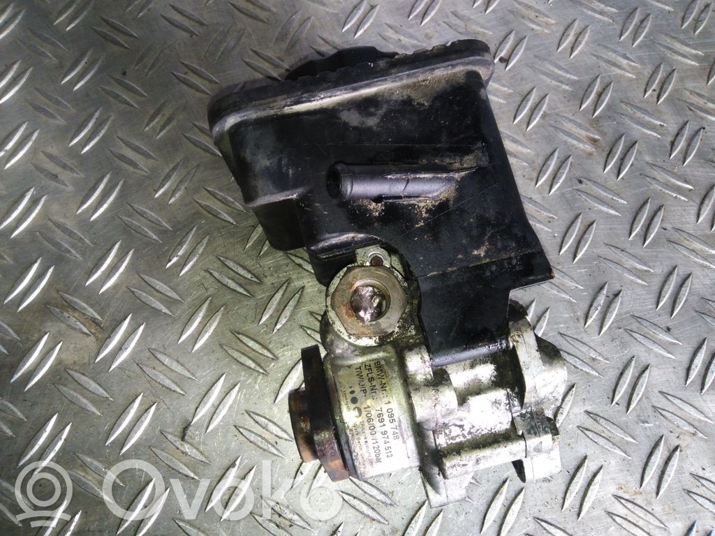 BMW 3 E46 Power steering pump 