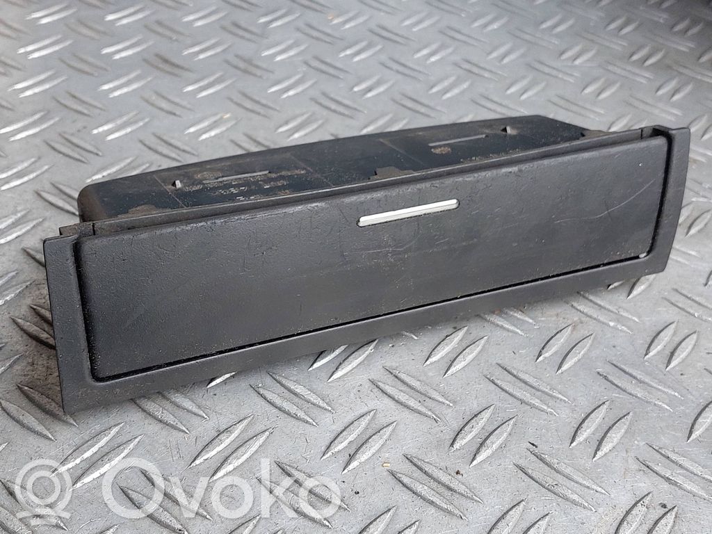 BMW 3 E46 Daiktadėžė 