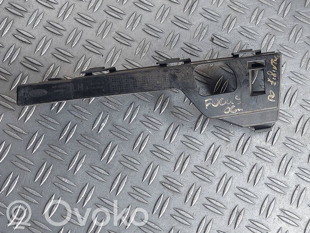 Ford Focus Front bumper mounting bracket 