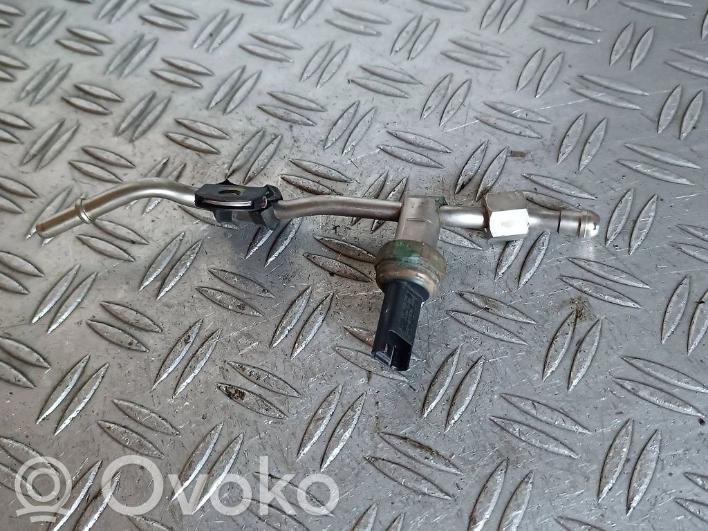 BMW 3 E90 E91 Fuel pressure sensor 