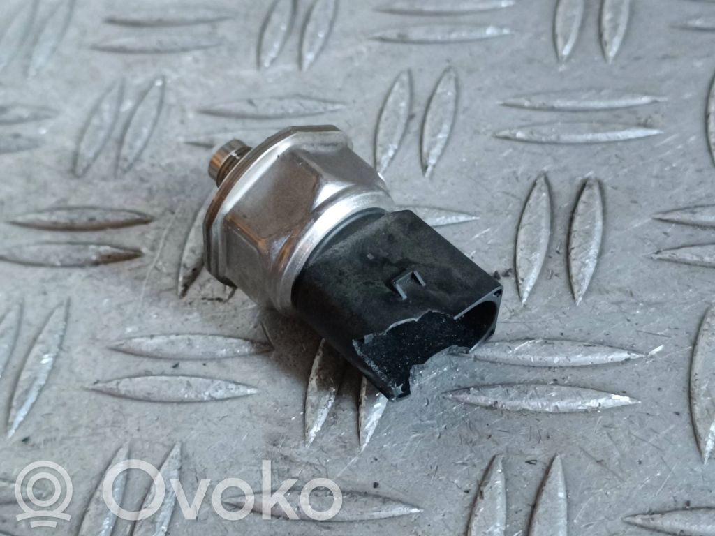 BMW 3 E90 E91 Fuel pressure sensor 
