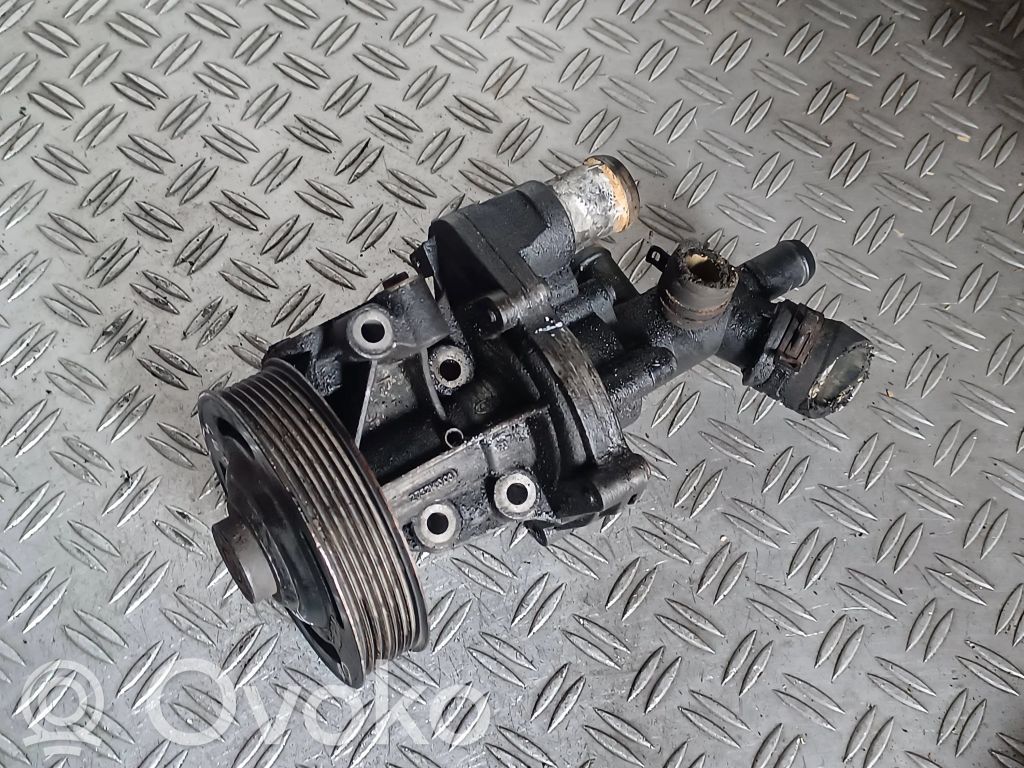 Pompe de circulation d'eau   2U1Q8509BA