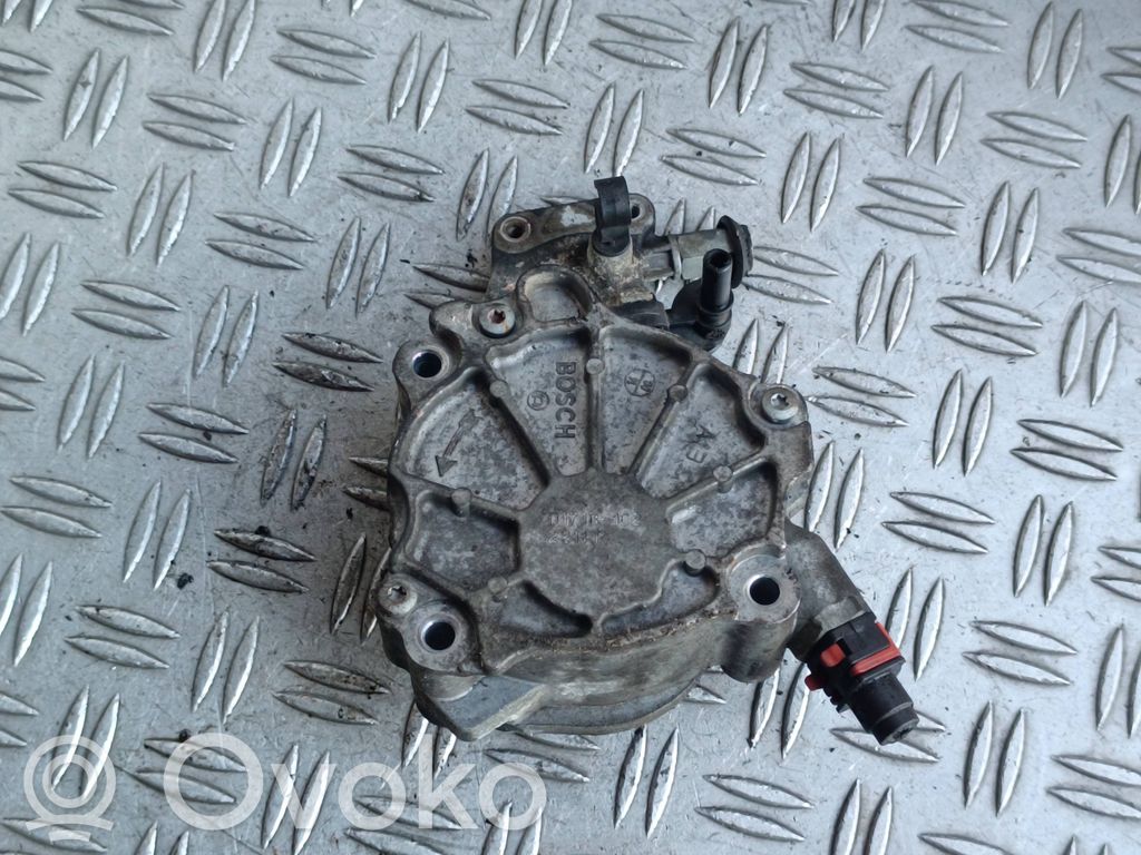 Land Rover Freelander 2 - LR2 Vacuum pump 