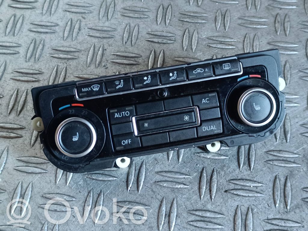 Volkswagen PASSAT CC Climate control unit 
