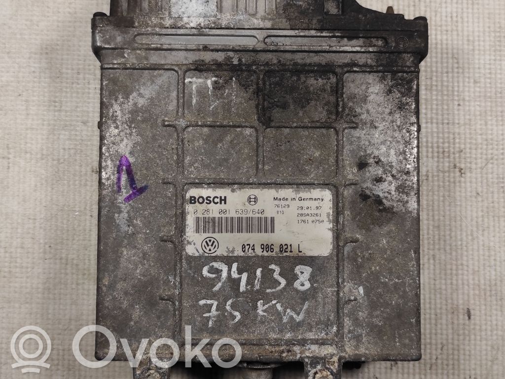Volkswagen Transporter - Caravelle T4 Komputer / Sterownik ECU silnika 
