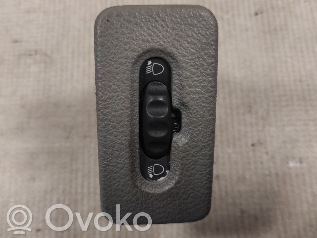Headlight level height control switch   8200060042