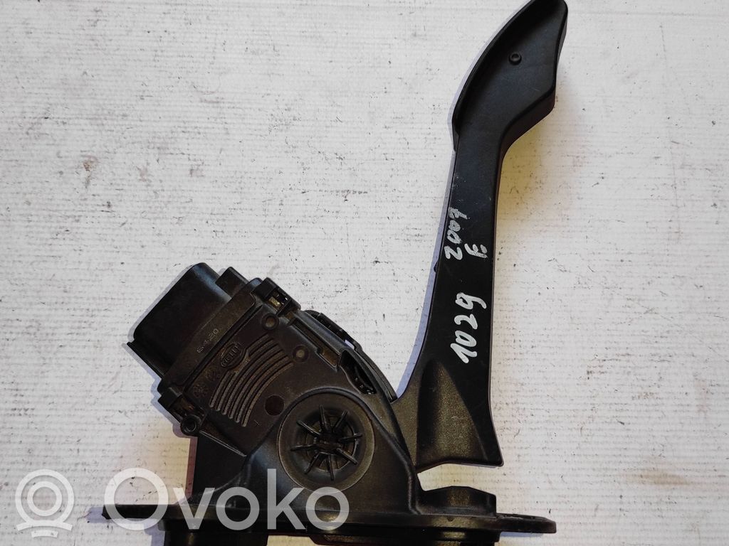 Akceleratoriaus pedalas   6C119F836CC,6PV00923810