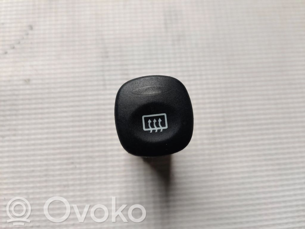 Windscreen/window heater switch   D3L0A