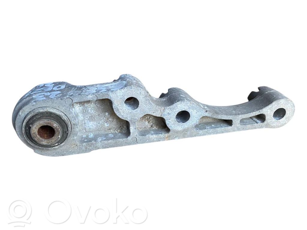Engine mount bracket   1369370080