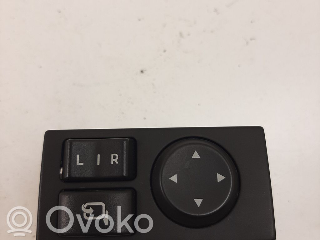Isuzu D-Max Wing mirror switch 