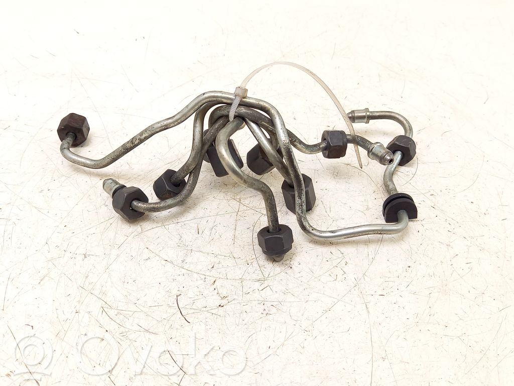 Fuel injector supply line/pipe